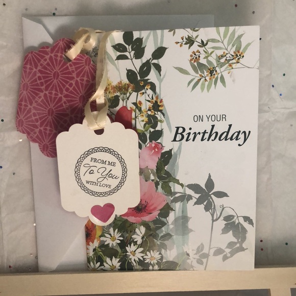 Birthday Greeting Card with envelope and two handcrafted gift tags - Picture 5 of 11